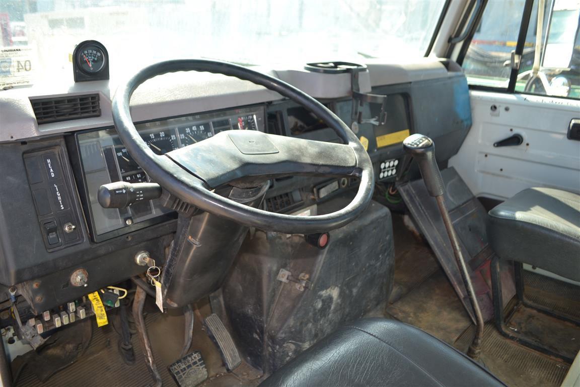 INTERNATIONAL 4700 Cab & Chassis, Diesel Engine, 6 Speed Plus Transmission, Single Axle  ~