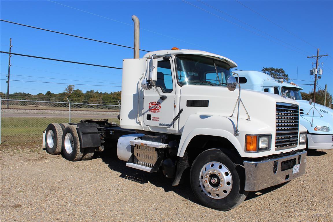 MACK PINNACLE CHU613 Day Cab, MP8 Mack Engine, 445HP, M Drive Automatic Transmission, 12,000lb Front