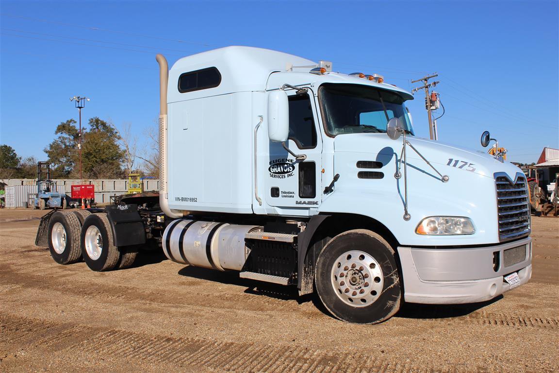 MACK PINNACLE CXU613 Sleeper, MP8 Mack Engine, 445HP, M Drive Automatic Transmission, 12,000lb Front