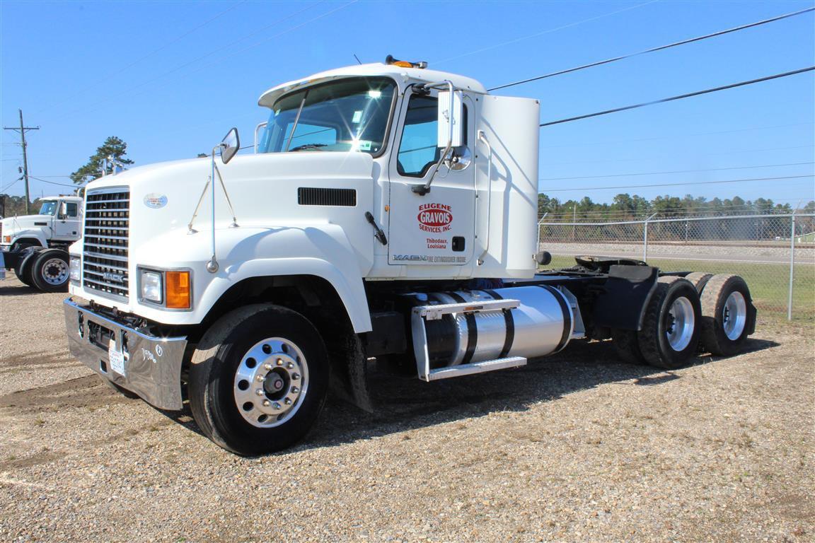 MACK PINNACLE CHU613 Day Cab, MP8 Mack Engine, 445HP, M Drive Automatic Transmission, 12,000lb Front