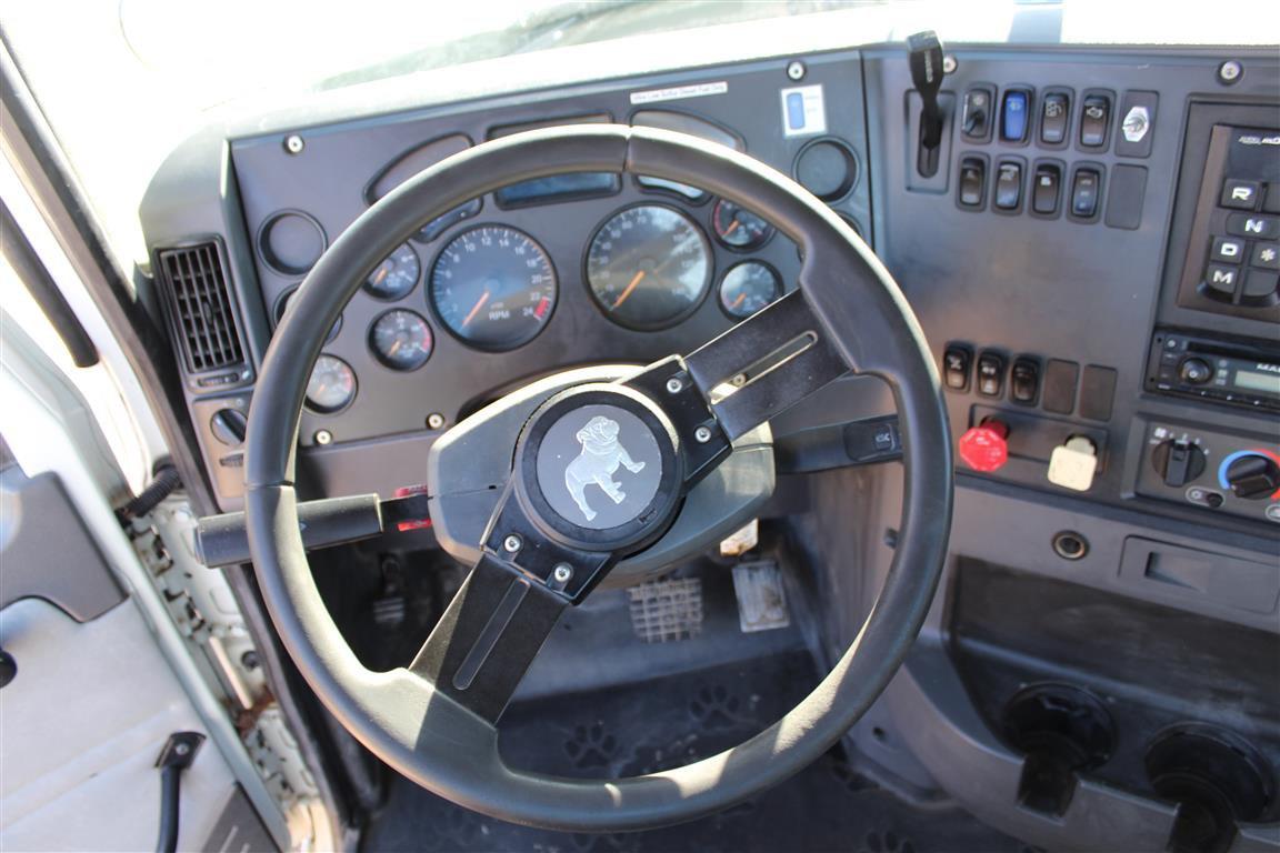 MACK PINNACLE CHU613 Day Cab, MP8 Mack Engine, 445HP, M Drive Automatic Transmission, 12,000lb Front