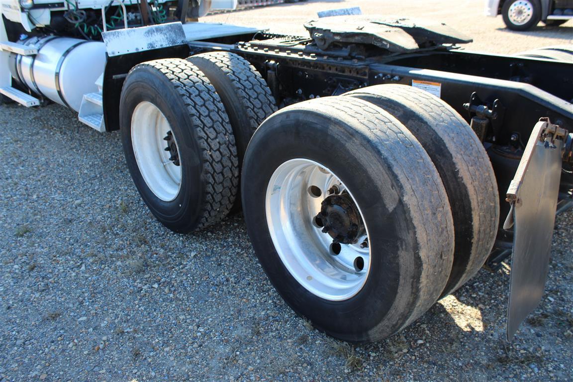 MACK PINNACLE CHU613 Day Cab, MP8 Mack Engine, 445HP, M Drive Automatic Transmission, 12,000lb Front