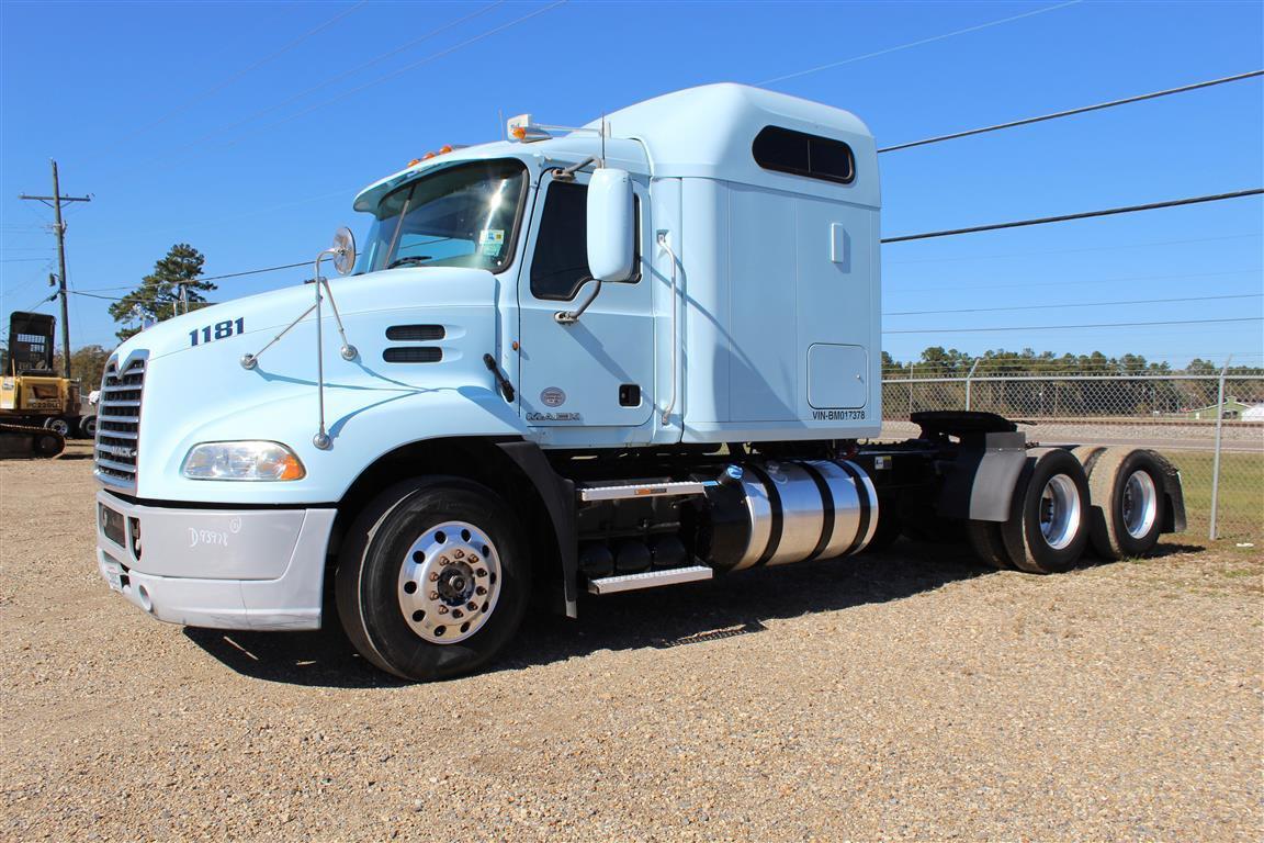 MACK PINNACLE CXU613 Sleeper, MP8 Mack Engine, 445HP, M Drive Automatic Transmission, 12,000lb Front