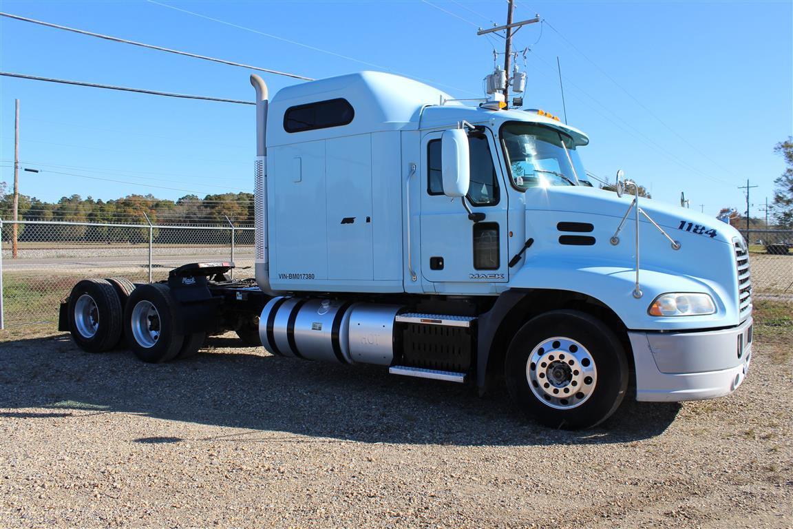 MACK PINNACLE CXU613 Sleeper, MP8 Mack Engine, 445HP, M Drive Automatic Transmission, 12,000lb Front