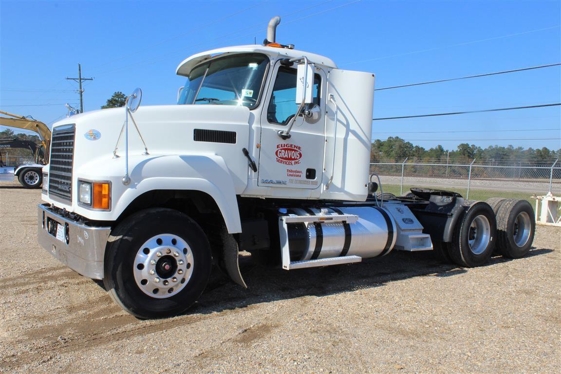 MACK PINNACLE CHU613 Day Cab, MP8 Mack Engine, 445HP, M Drive Automatic Transmission, 12,000lb Front