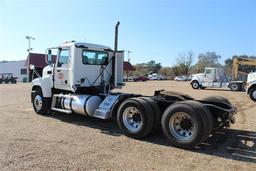 MACK PINNACLE CHU613 Day Cab, MP8 Mack Engine, 445HP, M Drive Automatic Transmission, 12,000lb Front