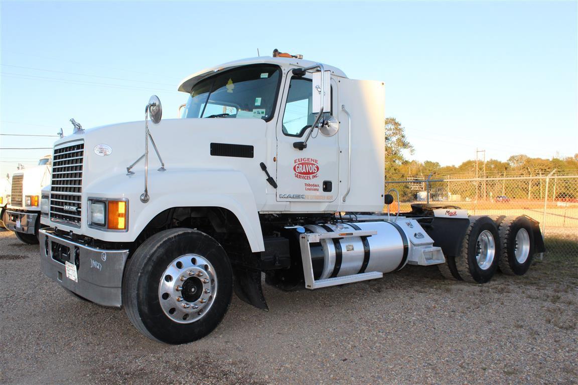 MACK PINNACLE CHU613 Day Cab, MP8 Mack Engine, 445HP, M Drive Automatic Transmission, 12,000lb Front