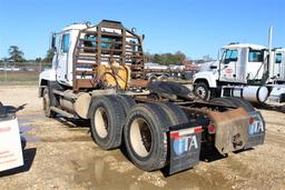 MACK CH613 Day Cab, Diesel Engine, 10 Speed Transmission, Tandem Axles, Headache Rack, Wet Kit, Air