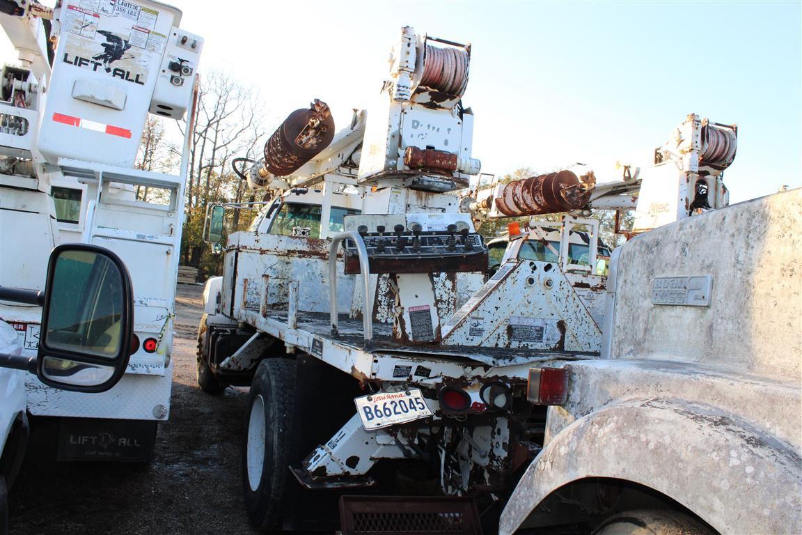 GMC TOPKICK C7500 Altec Auger Boom, Outriggers, Diesel Engine, Automatic Transmission, Single Axle