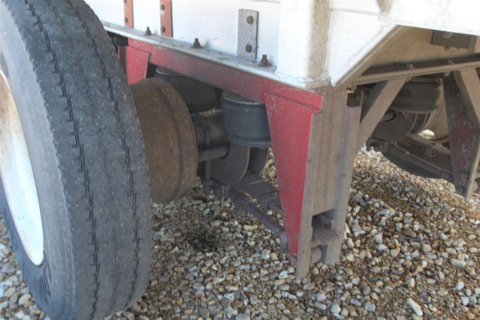 MATE 30' Alum. Dump Trailer 30' Alum. Dump Trailer, Tarp, Tri Axles, Air Lift 3rd Axle  ~