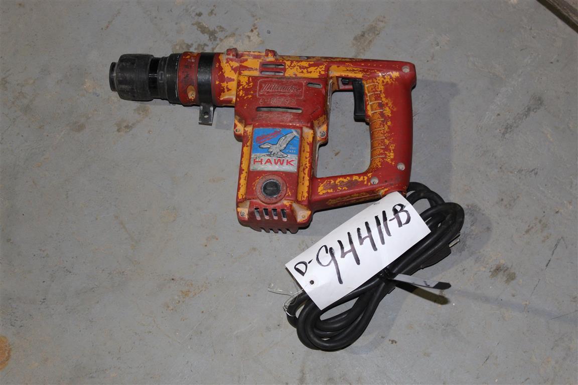 MILWAUKEE HAWK SERIES HAMMER DRILL . ~