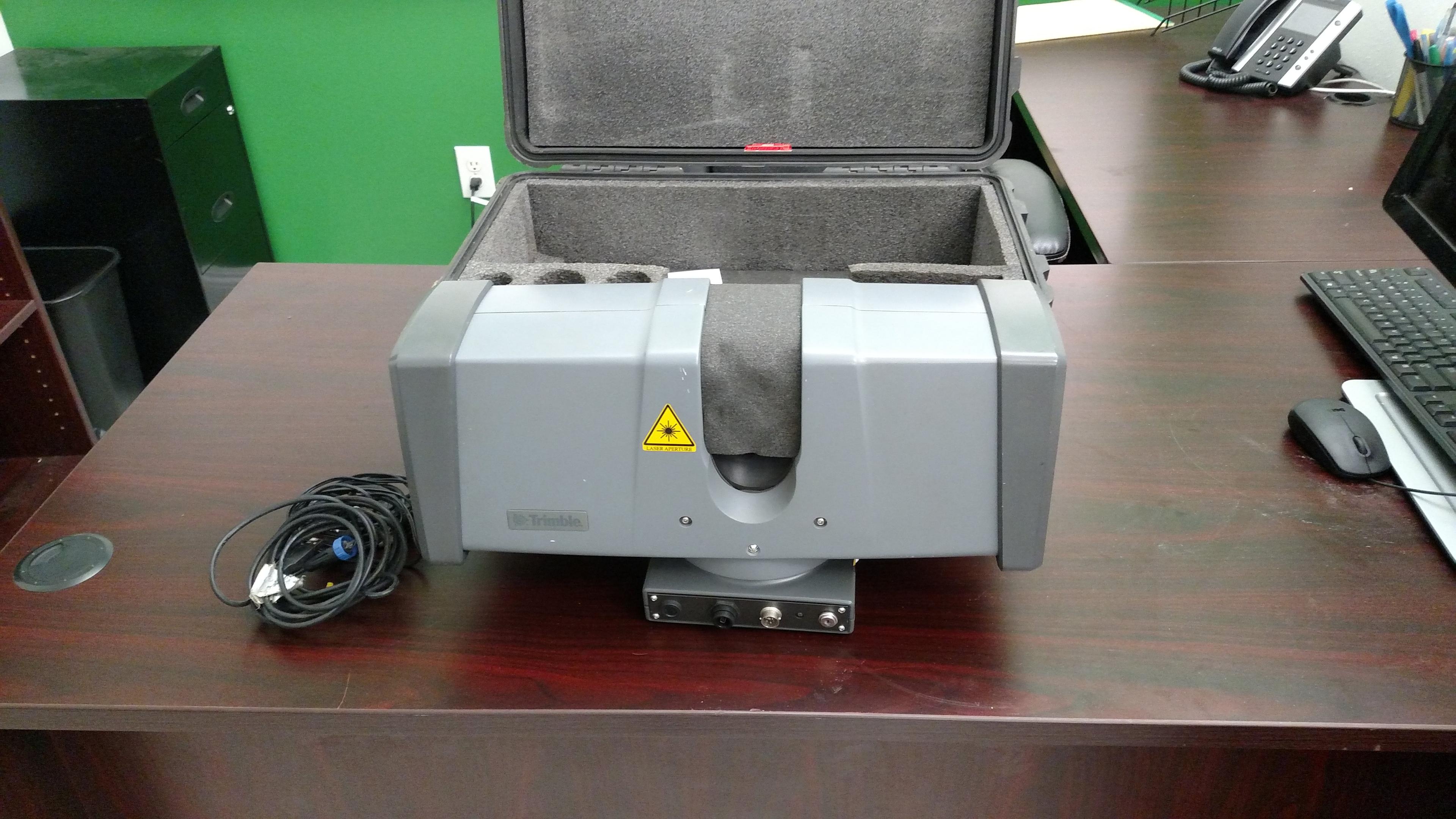 Trimble TFX1002 Scanning System, Full Case, Cables, Battery Kit/located in Mobile, AL