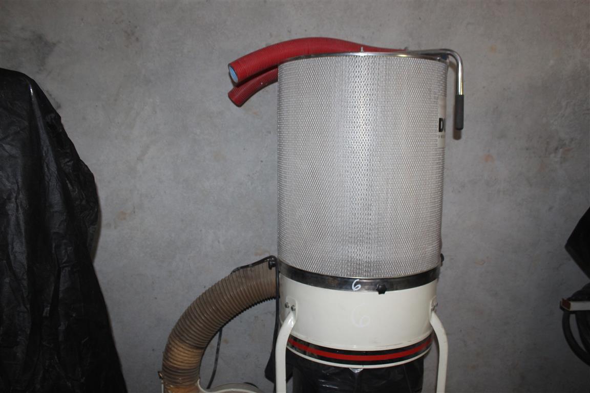 Dust Dog V-Weave Filter Technology Dust Collector