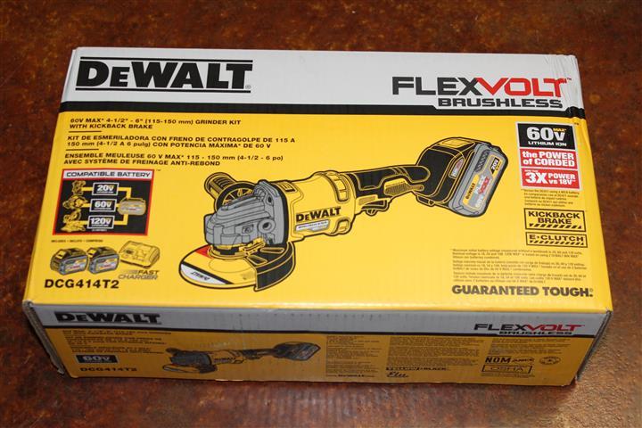 (1) DeWalt FlexVolt Brushless 60V Max 4-1/2”-6” Grinder Kit w/ Kickback Brake Model DCG414T2