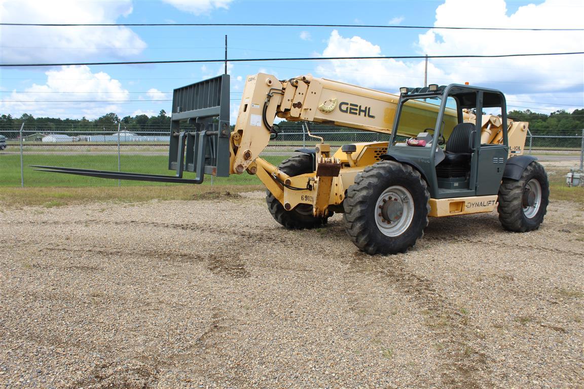 GEHL DL10L55 10000lb Enclosed Cab (door is missing)  55' Reach Foam Filled Tires