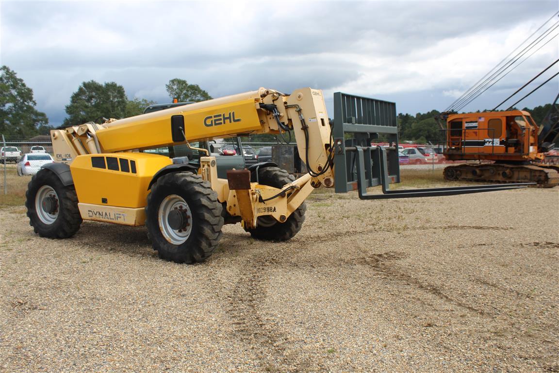 GEHL DL10L55 10000lb Enclosed Cab (door is missing)  55' Reach Foam Filled Tires