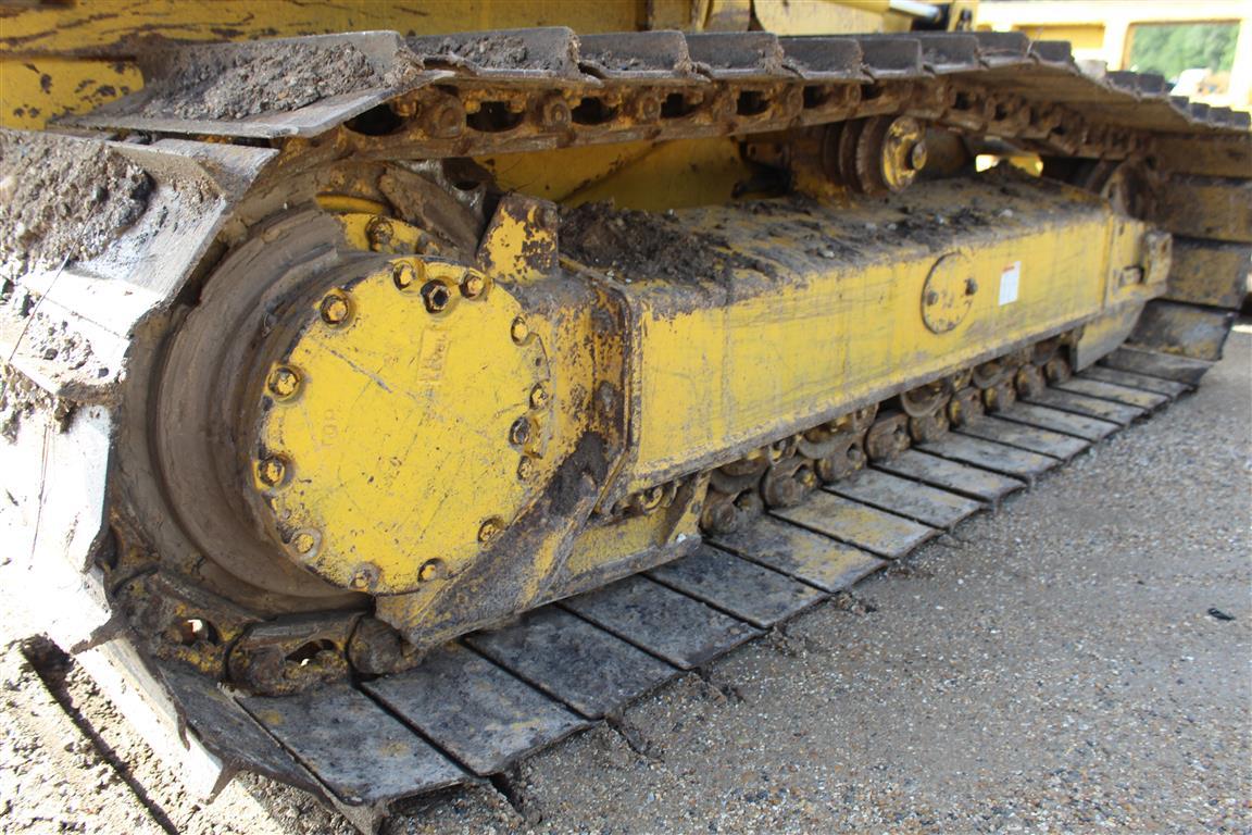 KOMATSU D31PX-21 OROPS 6-Way Blade Sweeps Side & Rear Screen 24" SBG Pads