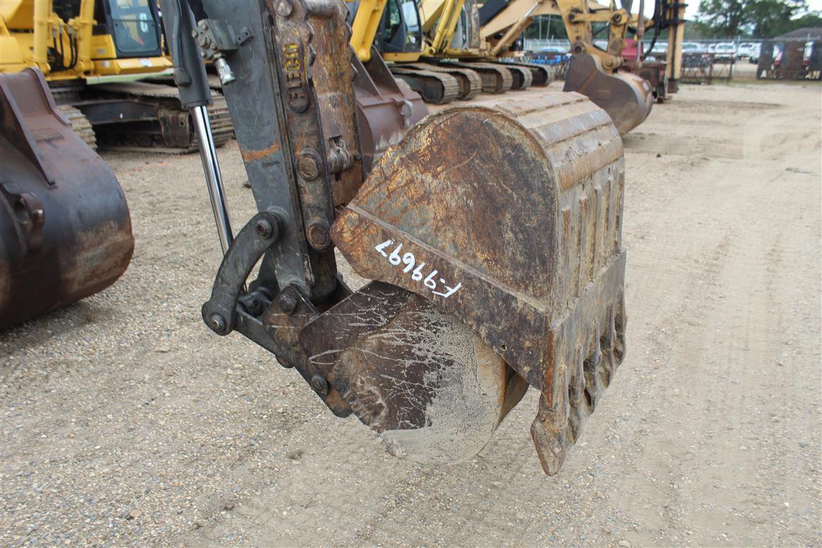 VOLVO EC55B Enclosed Cab 12" Digging Bucket 28" Digging Bucket 76" Push Blade 15" TBG Pads     70