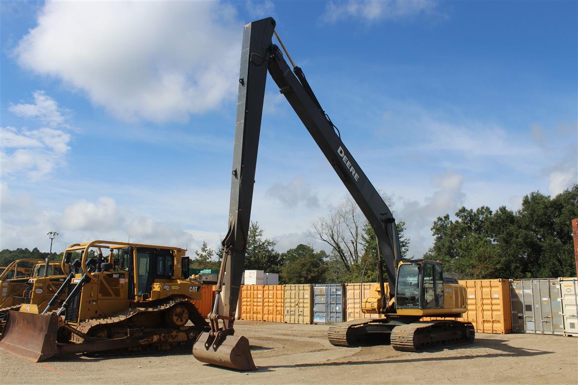 DEERE 240D LC Long Reach Enclosed Cab 60" Clean Out Bucket 32" TBG Pads