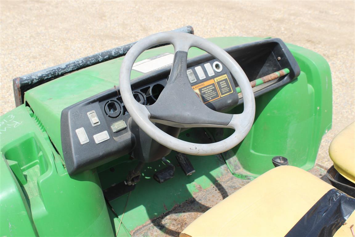 JOHN DEERE GATOR GOLF CART W/ ELECTRIC DUMP BED GA . ~