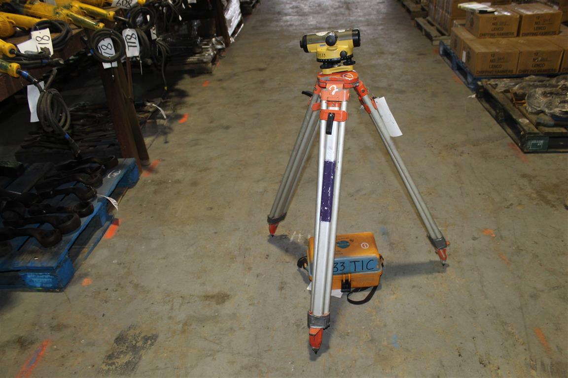 Topcon Green Label Laser Level w/ Case & Tripod