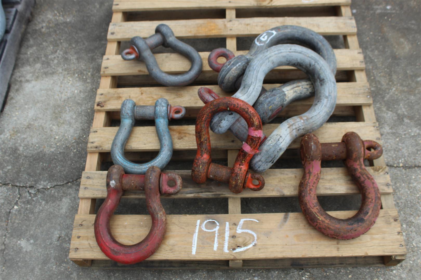 Lot of Shackles