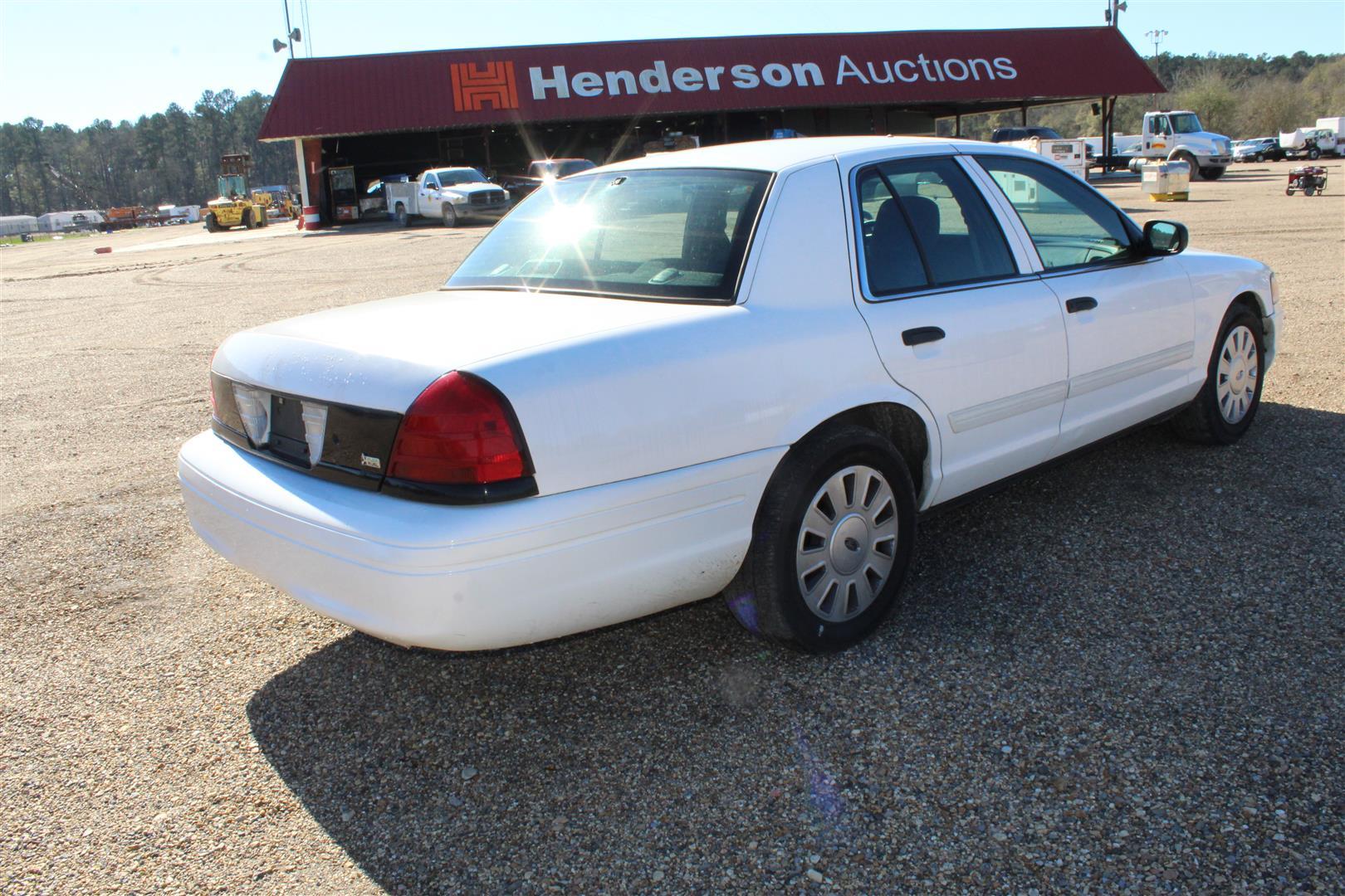 FORD CROWN VICTORIA Gas Engine Automatic Transmission 4 Door    ~