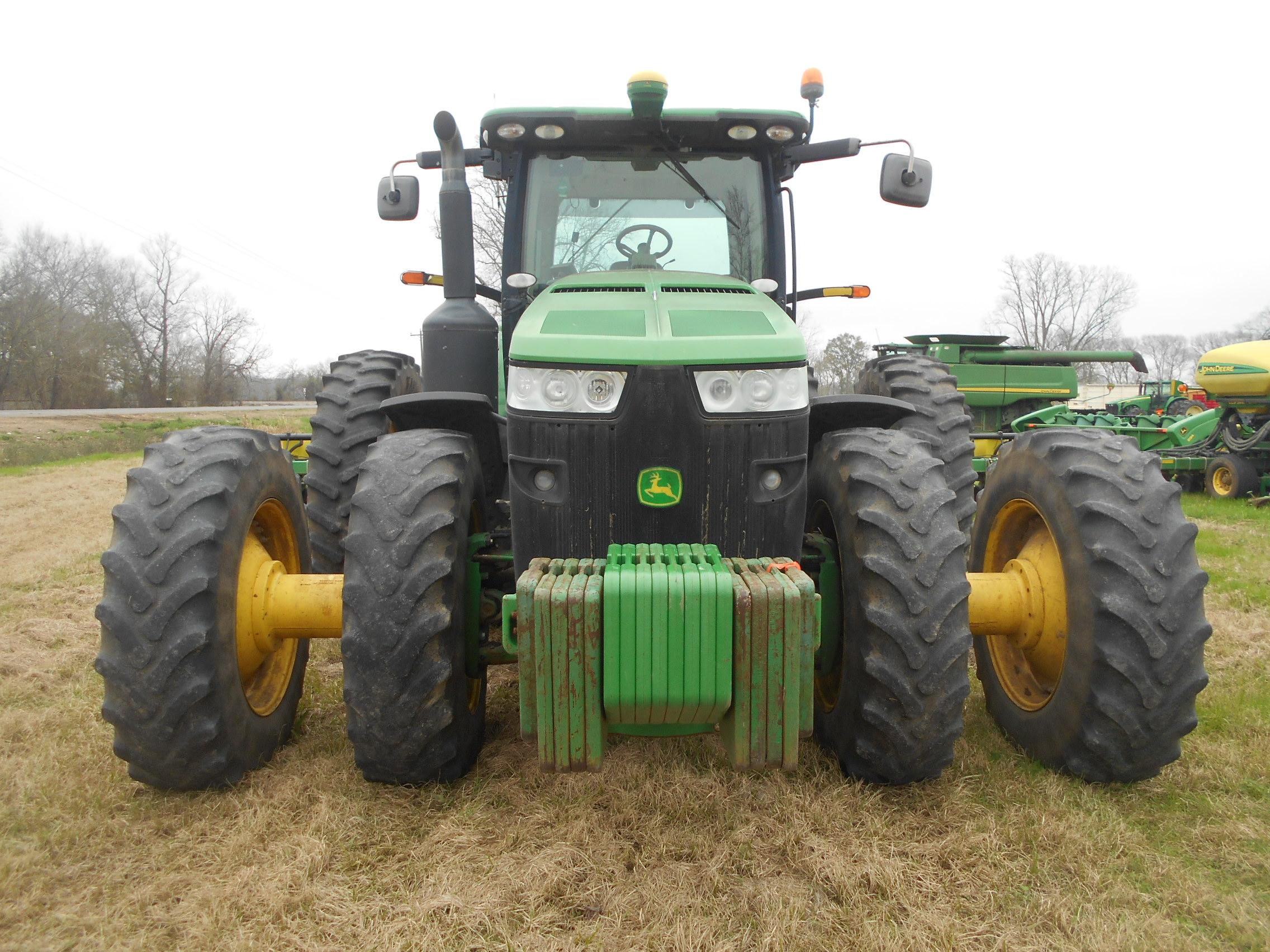 JOHN DEERE 8335R MFWD Cab & Air Powershift Transmission 3PTH 1000 RPM PTO Quad Remotes Front Weights