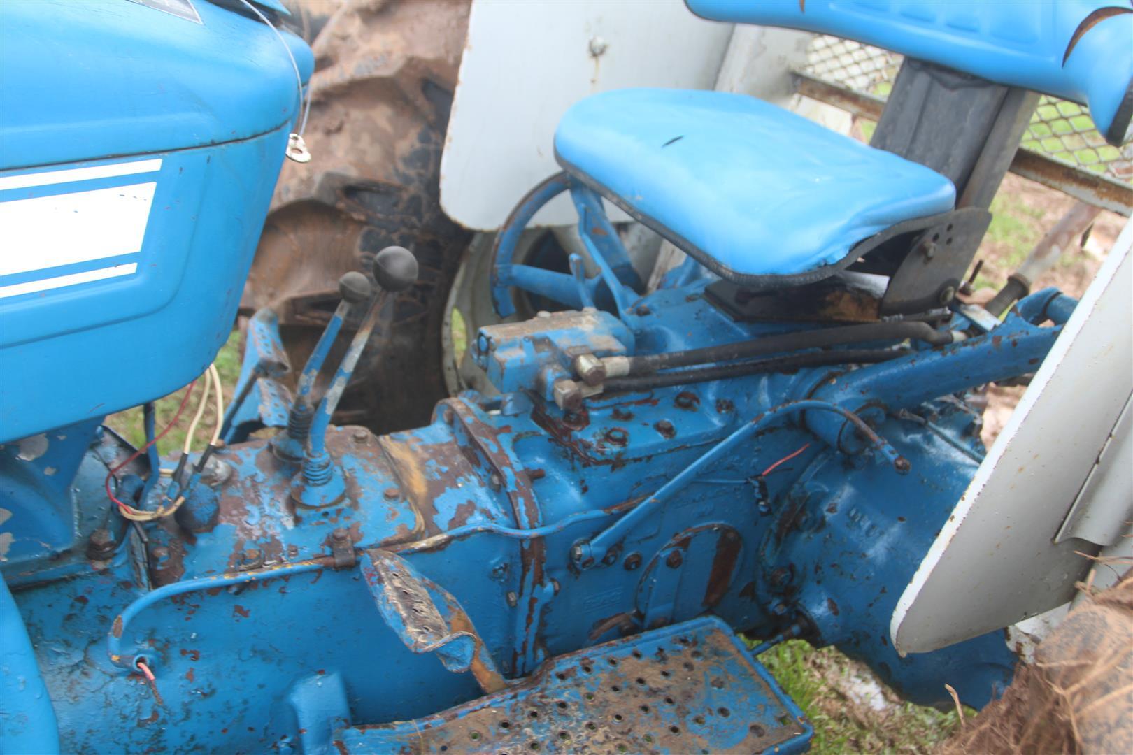 FORD 4000 TRACTOR