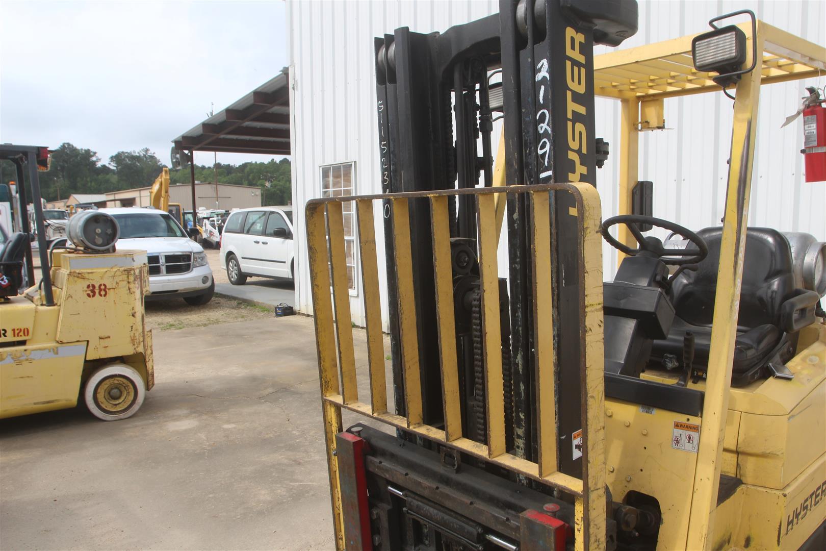 HYSTER S50XM Hyster S50XM Forklift - 5000 lb Capacity - 3 Stage Mast - Hyd. Side Shifter - LP Gas En