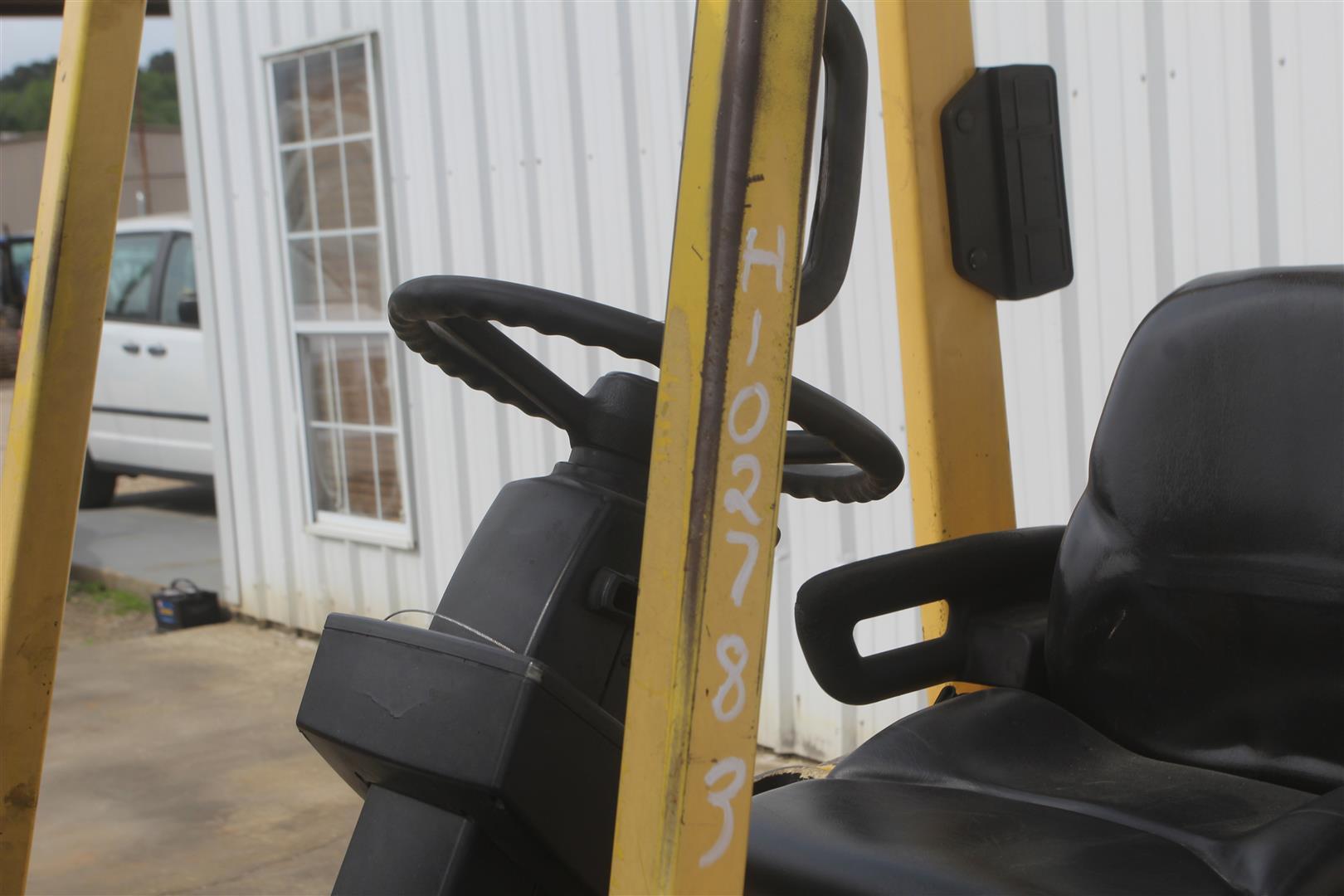 HYSTER S50XM Hyster S50XM Forklift - 5000 lb Capacity - 3 Stage Mast - Hyd. Side Shifter - LP Gas En