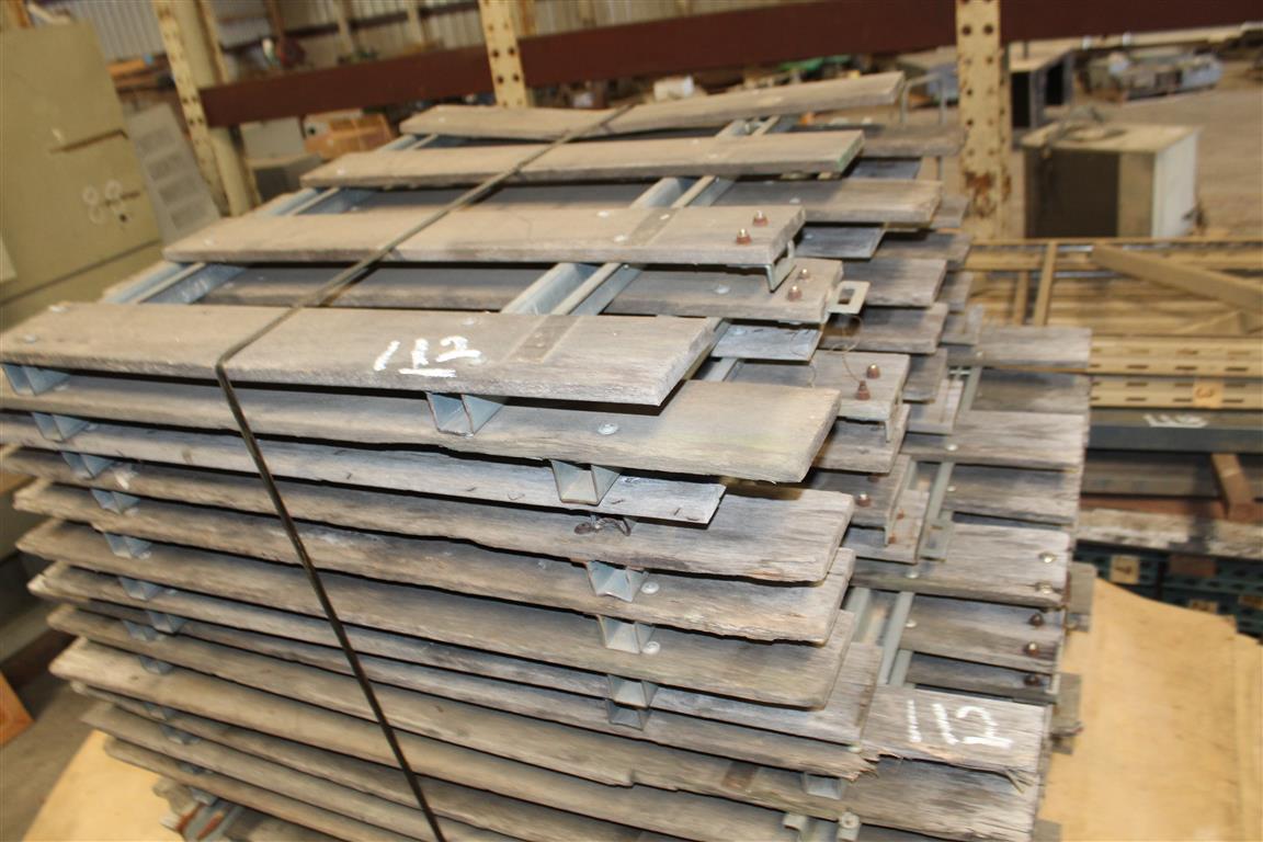 PALLET OF WOOD GATES (AUTOMOTIVE)