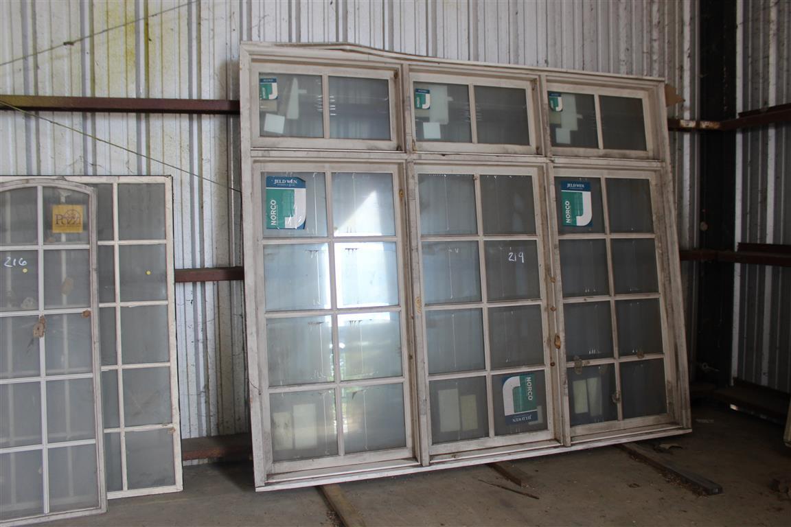 (1) Jeld Wen Aprox 8'X112”' Window