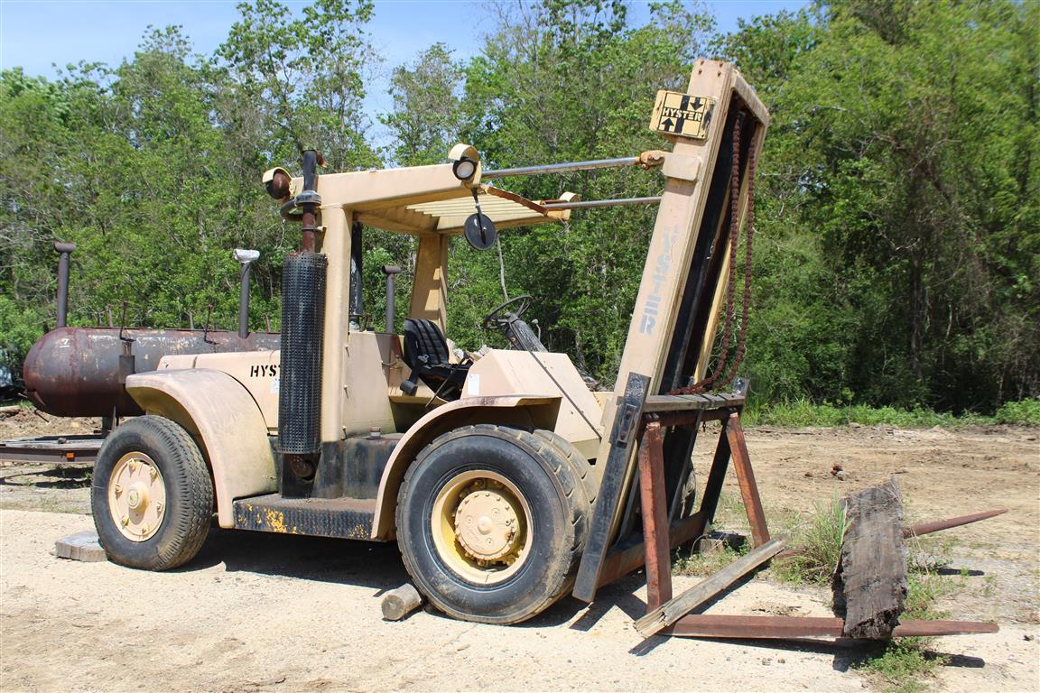 HYSTER 15,000 lb Cap Forklift