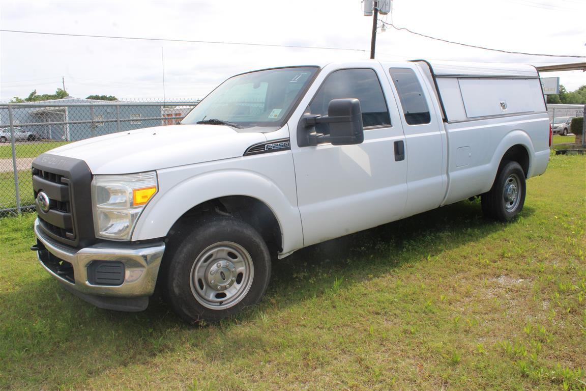 2011 FORD F250, CREW CAB, 84,000 MILES W/CAMPER TOP W/TAILGATE PROVIDED, VIN# 1FTRW12W78FB19895