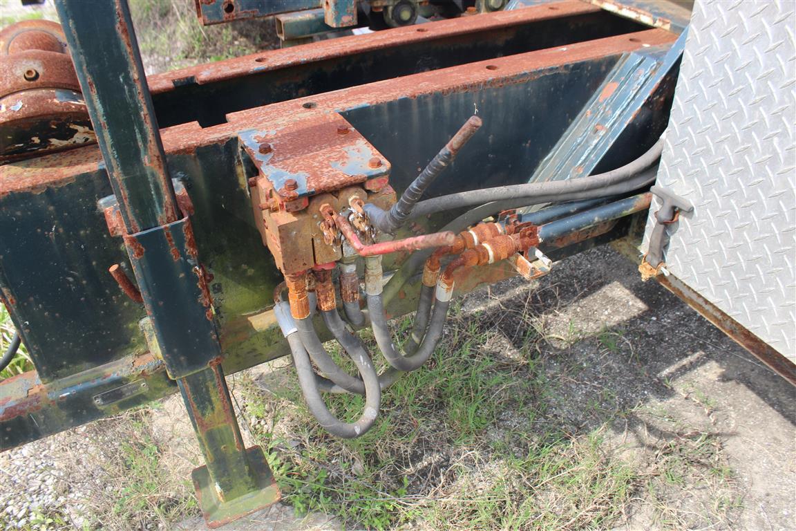 PIPE STRAIGHTENER TRAILER MOUNTED, W/ACCESSORIES TITLED TRAILERS