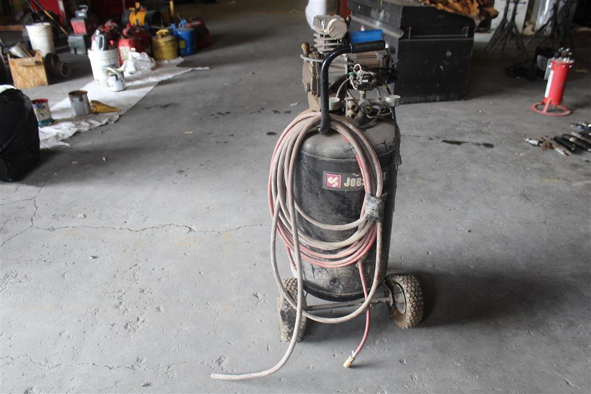 JOB SMART SHOP AIR COMPRESSOR W/HOSES