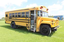 1999 GMC HANDICAP SCHOOL BUS, Type C, 22 Passenger w/ 3 Wheel Chair Spaces