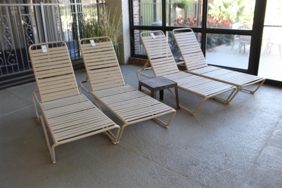 (4) METAL/PLASTIC LOUNGE CHAIRS, LOAD-OUT AND REMOVAL IS THE RESPONSIBILITY OF THE BUYER