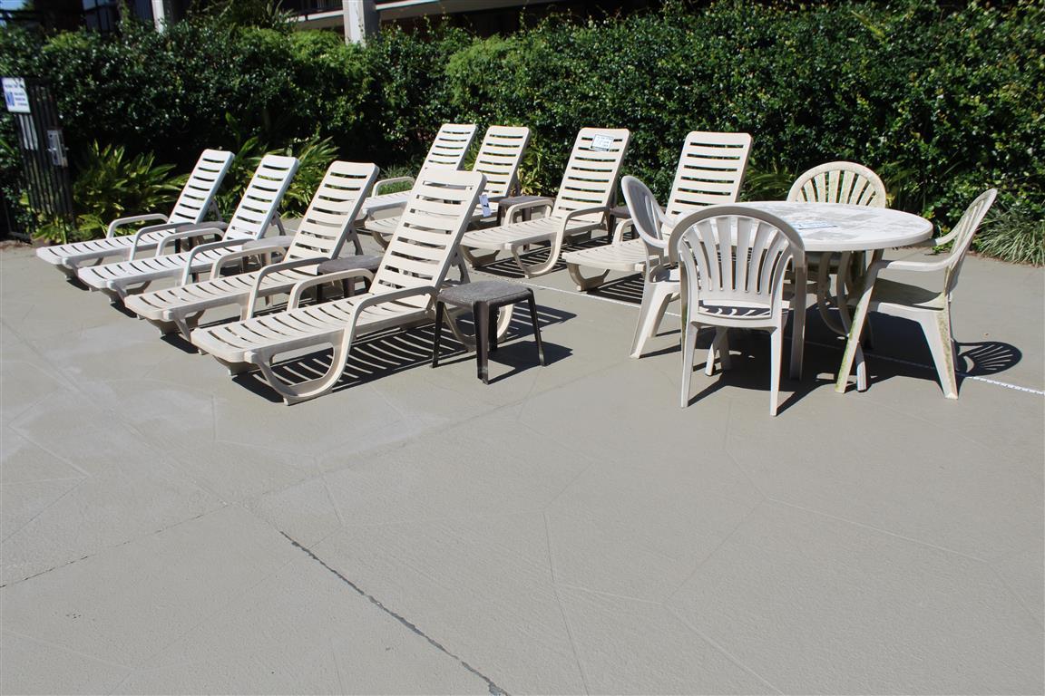 (8) METAL/PLASTIC LOUNGE CHAIRS AND TABLES, PATIO SET OF TABLE AND 4 CHAIRS, LOAD-OUT AND REMOVAL IS