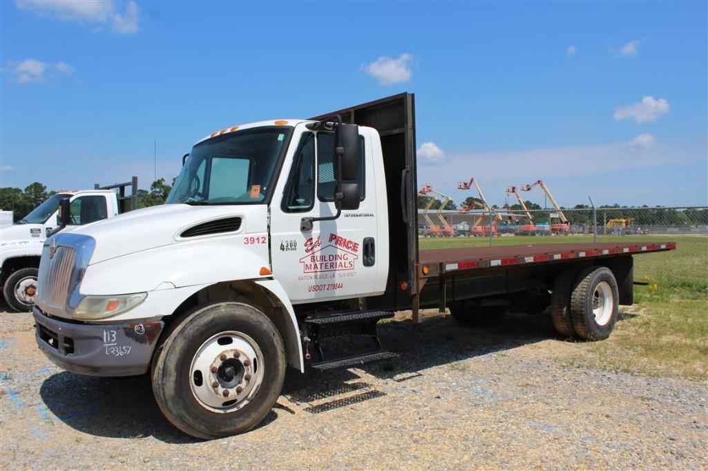 2003 INTERNATIONAL 4300 FLATBED