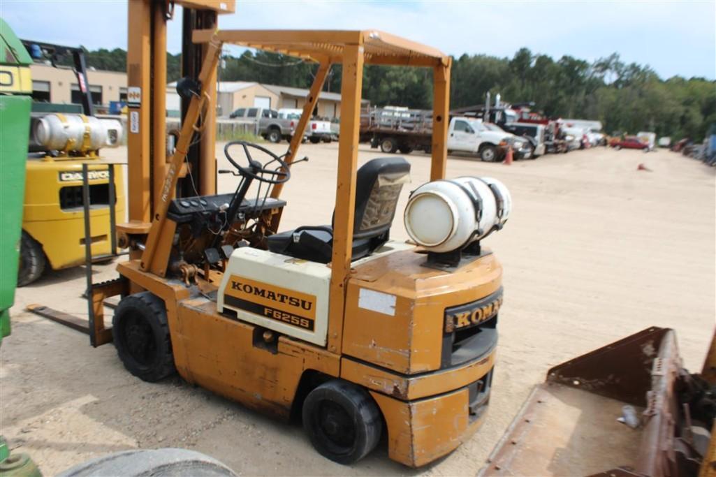 KOMATSU FG25S FORKLIFT