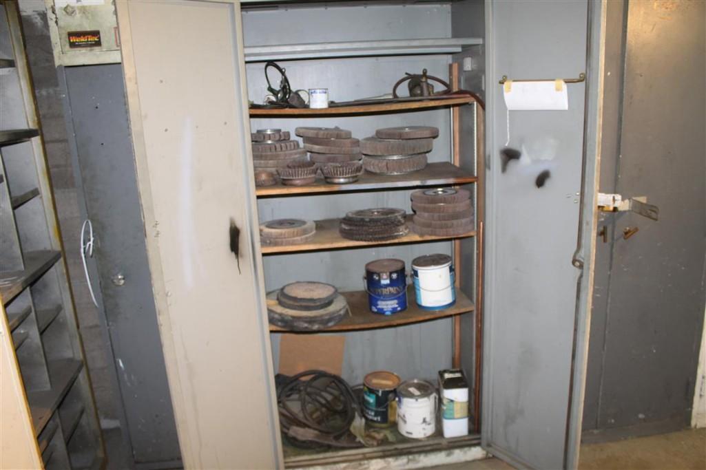 Metal Cabinet w/ Buffing Pads