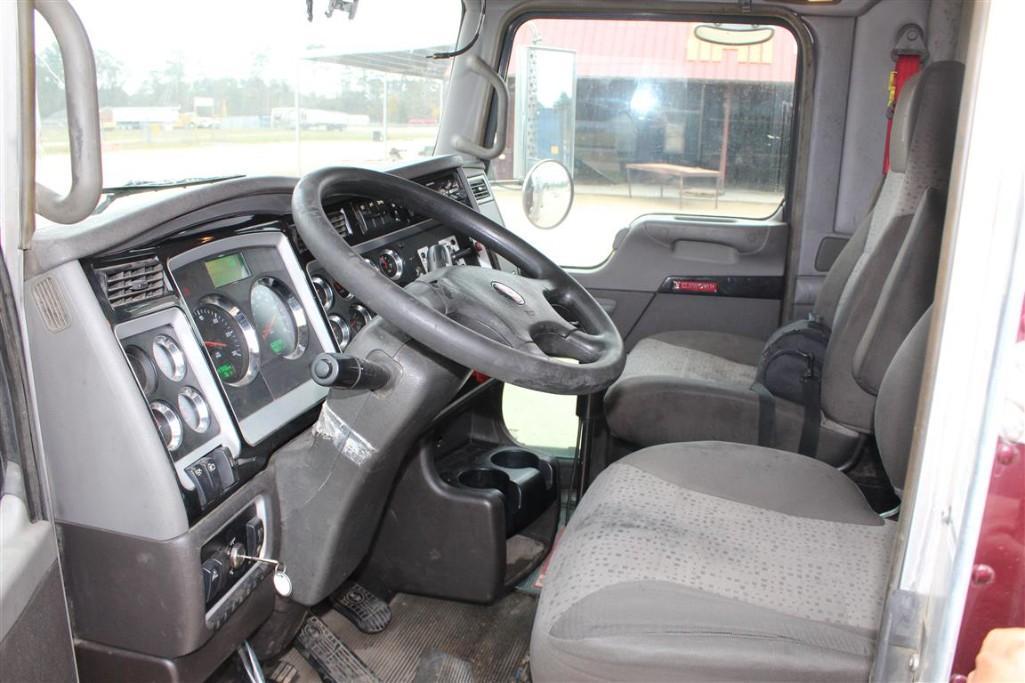 2015 KENWORTH T800 DAY CAB