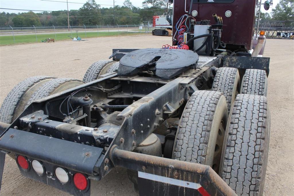 2015 KENWORTH T800 DAY CAB