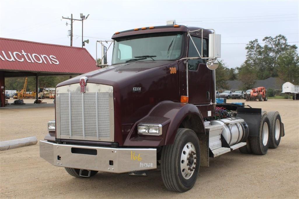 2015 KENWORTH T800 DAY CAB