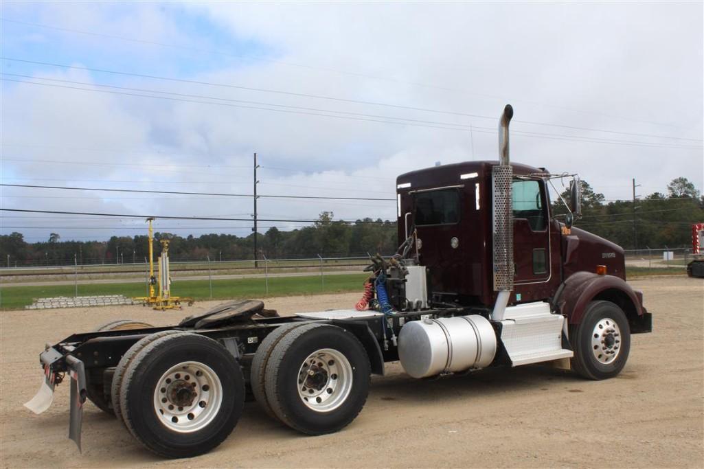 2015 KENWORTH T800 DAY CAB