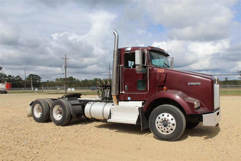 2015 KENWORTH T800 DAY CAB