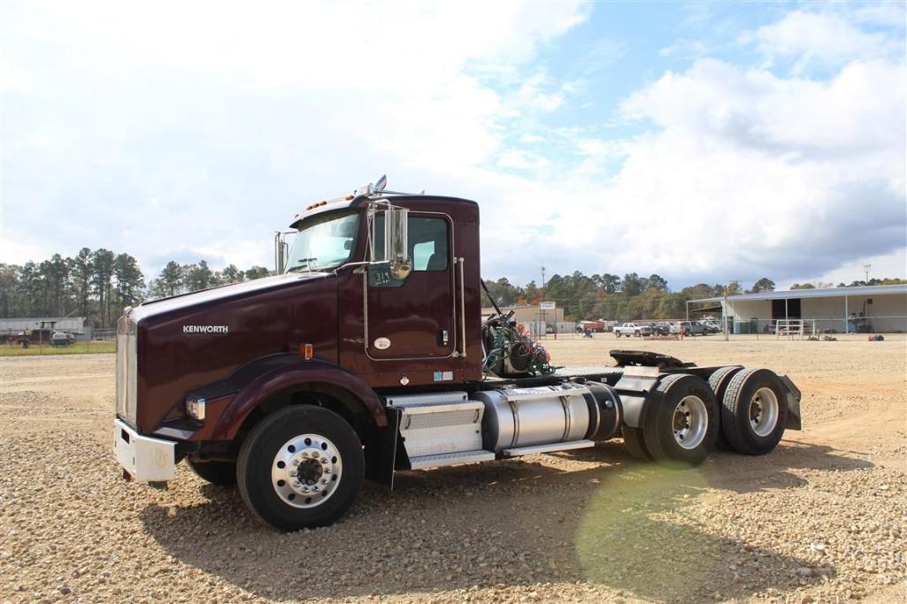 2015 KENWORTH T800 DAY CAB