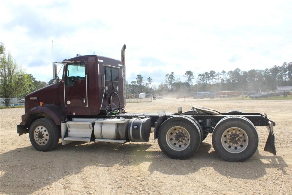 2015 KENWORTH T800 DAY CAB